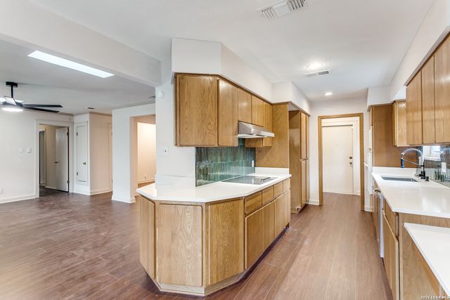 710 Balboa, Universal City, TX 78148