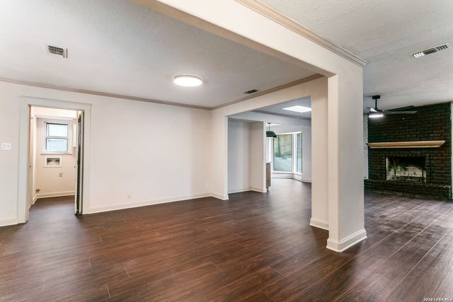 710 Balboa, Universal City, TX 78148