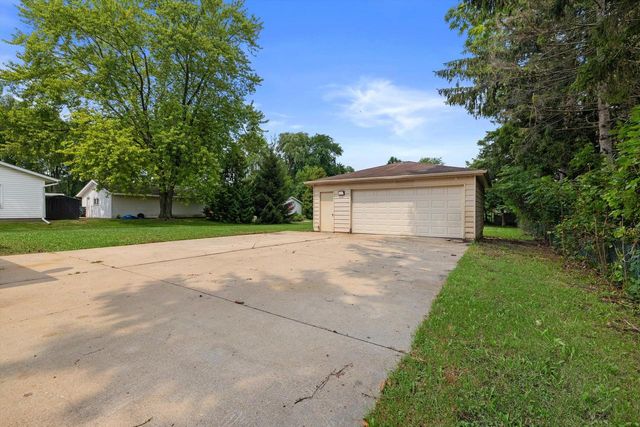 3316 3 Mile ROAD, Racine, WI 53404