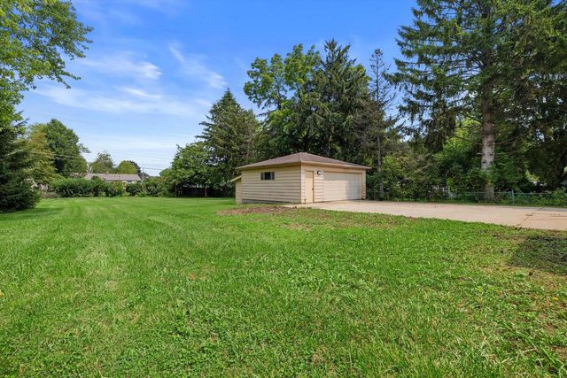 3316 3 Mile ROAD, Racine, WI 53404