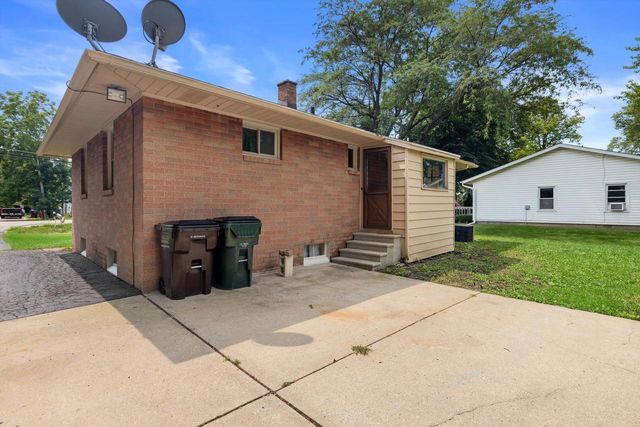 3316 3 Mile ROAD, Racine, WI 53404