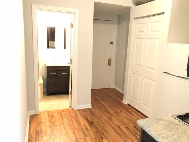 7606 N Paulina Street 203B, Chicago, IL 60626