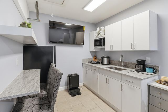 1424 Primrose Lane, Wellington, FL 33414