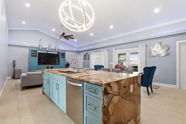 1424 Primrose Lane, Wellington, FL 33414