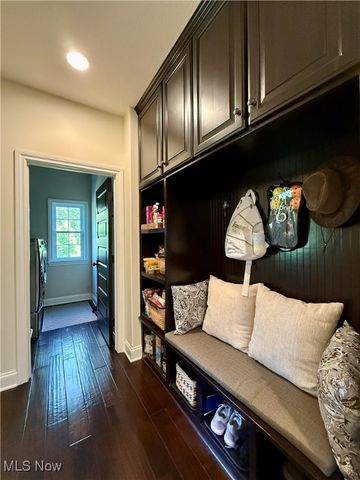 1032 Foxglove Circle, Cuyahoga Falls, OH 44223