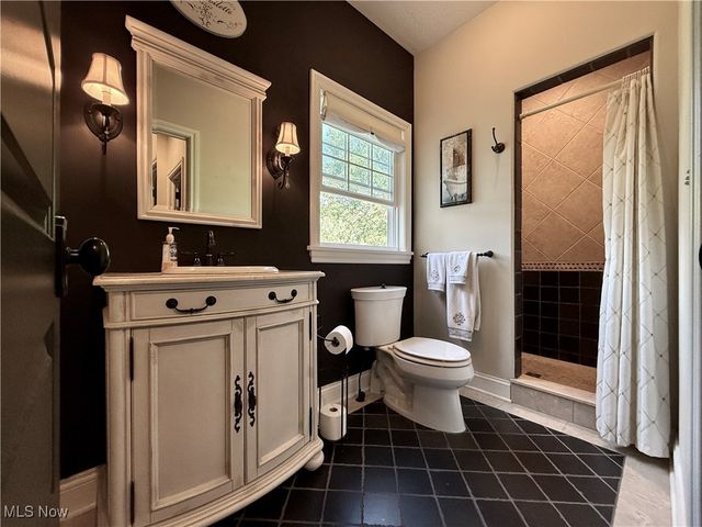 1032 Foxglove Circle, Cuyahoga Falls, OH 44223