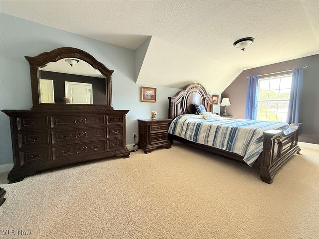 1032 Foxglove Circle, Cuyahoga Falls, OH 44223