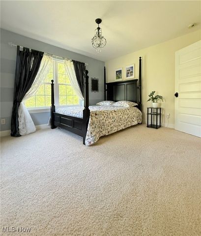 1032 Foxglove Circle, Cuyahoga Falls, OH 44223