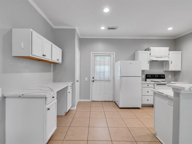 104 Longstreet Road 2, Willis, TX 77378