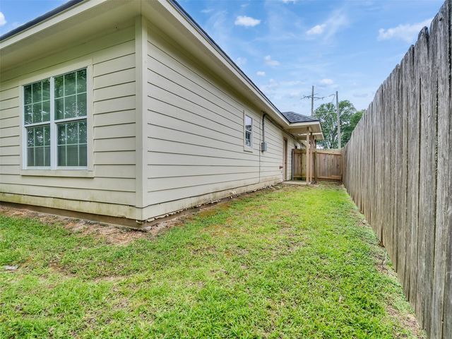 104 Longstreet Road 2, Willis, TX 77378