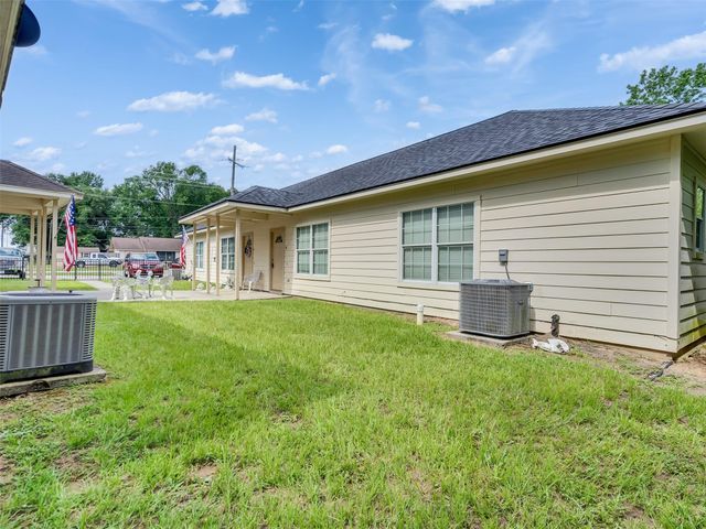 104 Longstreet Road 2, Willis, TX 77378