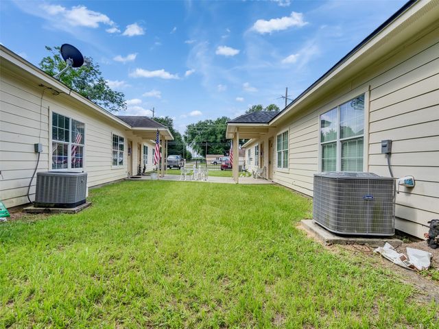 104 Longstreet Road 2, Willis, TX 77378