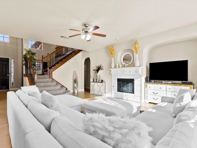 5556 Nacogdoches Trail, Grand Prairie, TX 75052