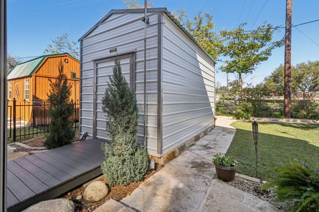 506 Brazos Harbor Drive, Granbury, TX 76048