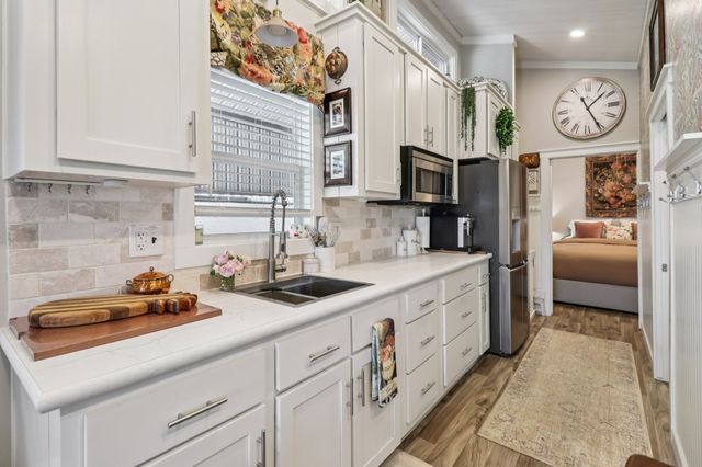 506 Brazos Harbor Drive, Granbury, TX 76048