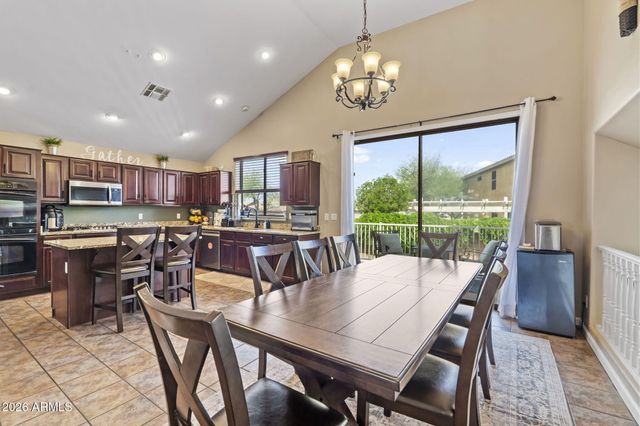 7342 W TETHER Trail, Peoria, AZ 85383