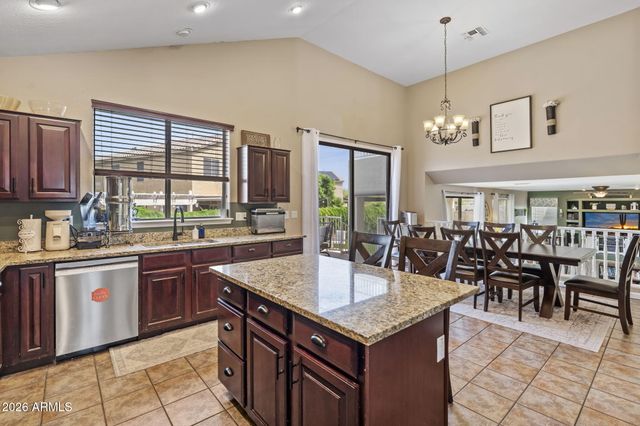 7342 W TETHER Trail, Peoria, AZ 85383