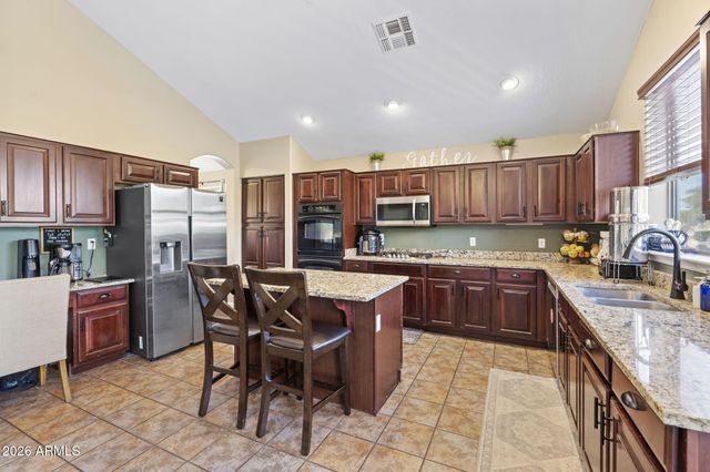 7342 W TETHER Trail, Peoria, AZ 85383