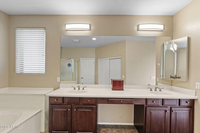 7342 W TETHER Trail, Peoria, AZ 85383