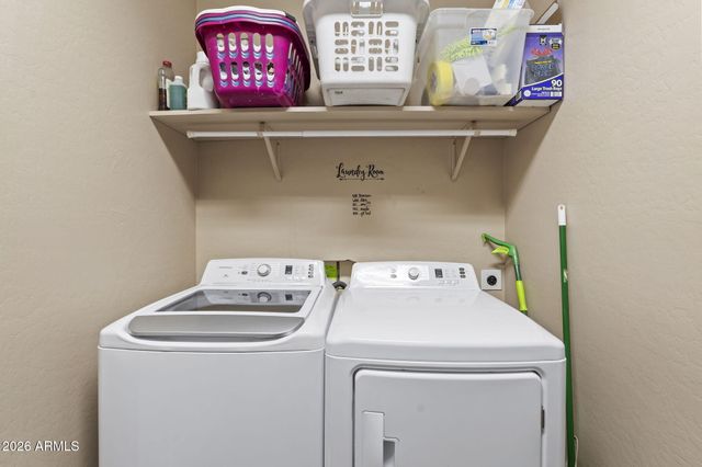 7342 W TETHER Trail, Peoria, AZ 85383