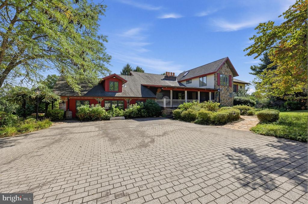 1120 CLOVER LN, GLEN MILLS, PA 19342 — exterior