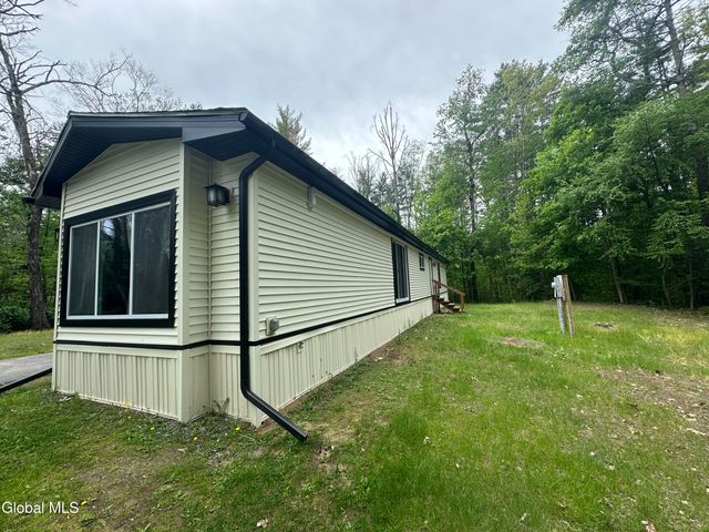 1073 Middleline Road, Ballston Spa, NY 12020