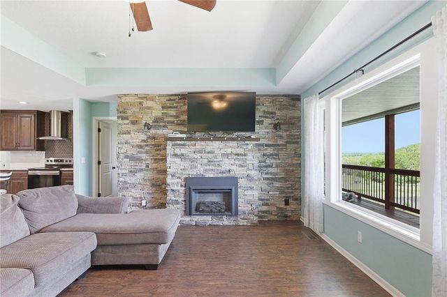 30960 Somerset Road, Paola, KS 66071