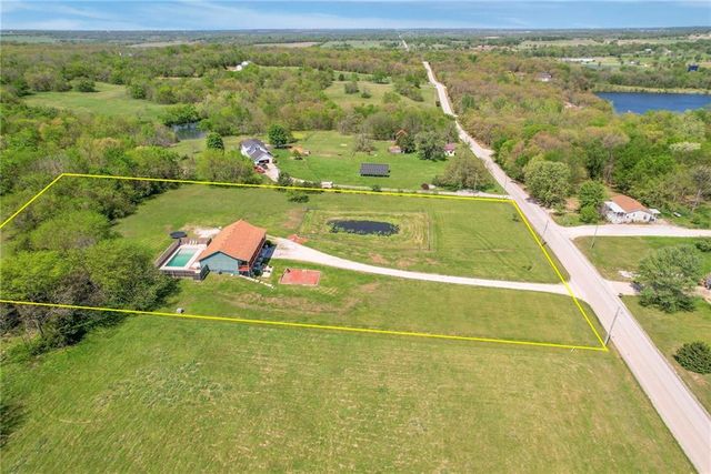 30960 Somerset Road, Paola, KS 66071