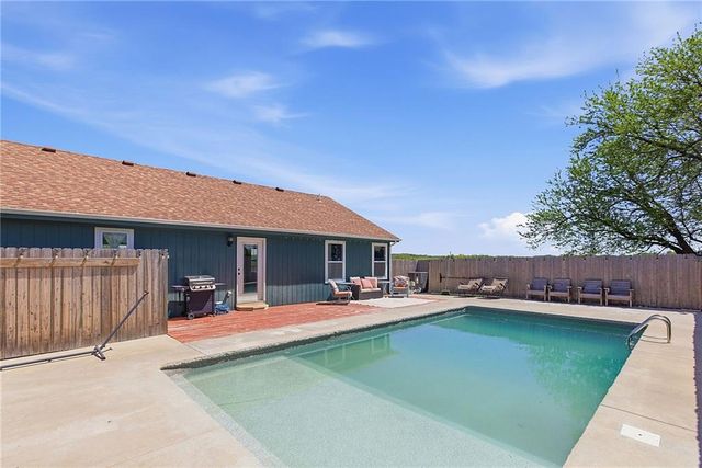 30960 Somerset Road, Paola, KS 66071