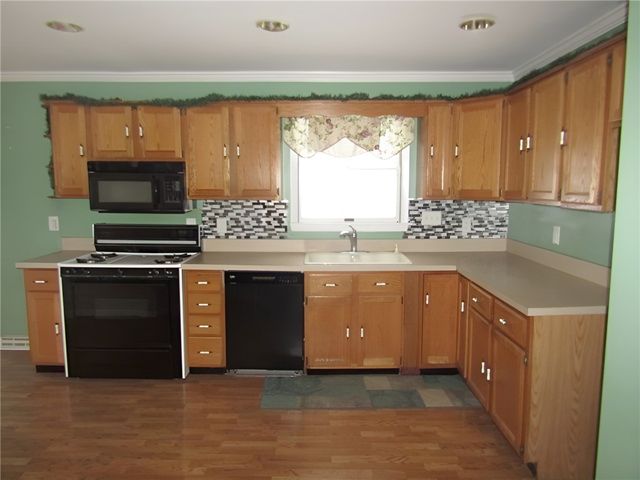 165 Oakdale Dr, Zelienople Boro, PA 16063