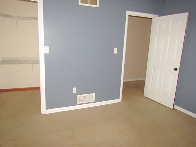 165 Oakdale Dr, Zelienople Boro, PA 16063