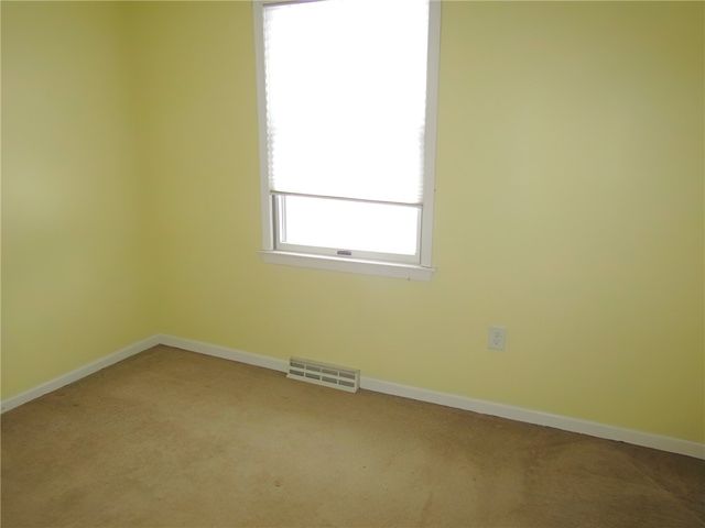 165 Oakdale Dr, Zelienople Boro, PA 16063