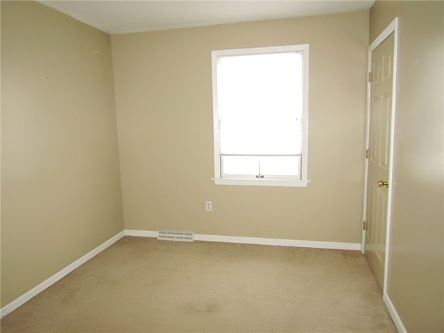 165 Oakdale Dr, Zelienople Boro, PA 16063