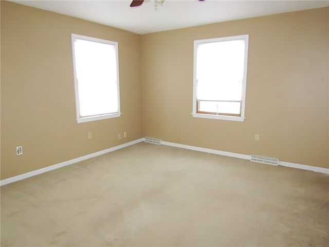 165 Oakdale Dr, Zelienople Boro, PA 16063