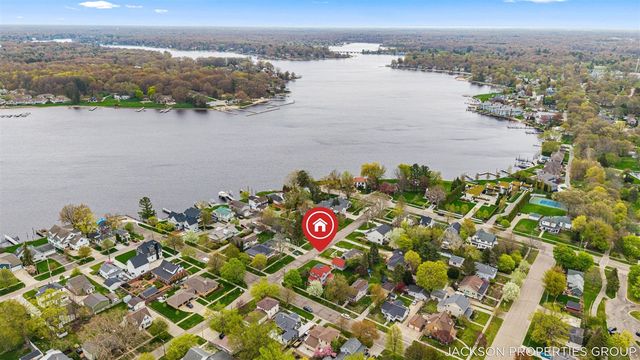 218 N Jackson Street, Spring Lake, MI 49456