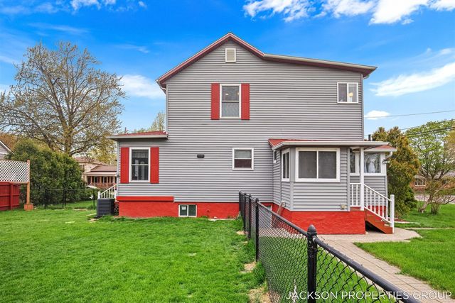 218 N Jackson Street, Spring Lake, MI 49456