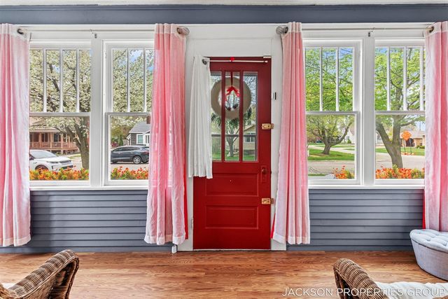 218 N Jackson Street, Spring Lake, MI 49456