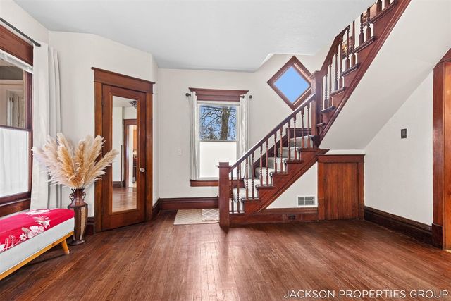 218 N Jackson Street, Spring Lake, MI 49456