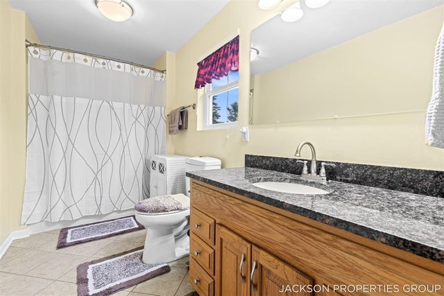 218 N Jackson Street, Spring Lake, MI 49456