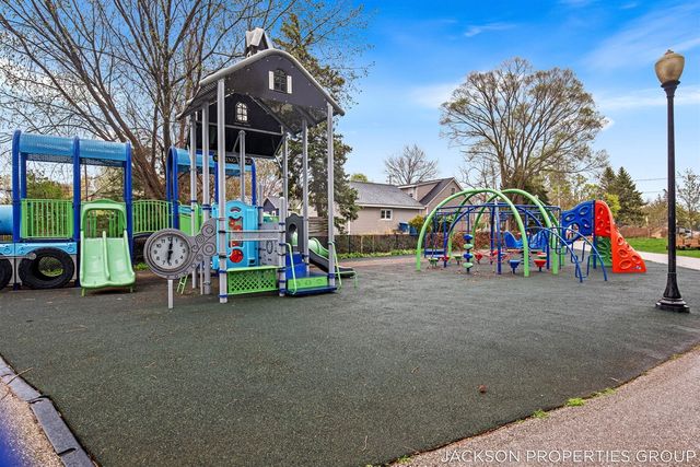 218 N Jackson Street, Spring Lake, MI 49456