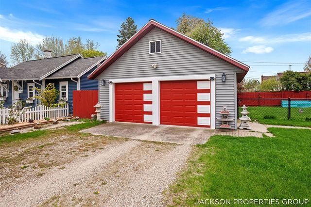 218 N Jackson Street, Spring Lake, MI 49456