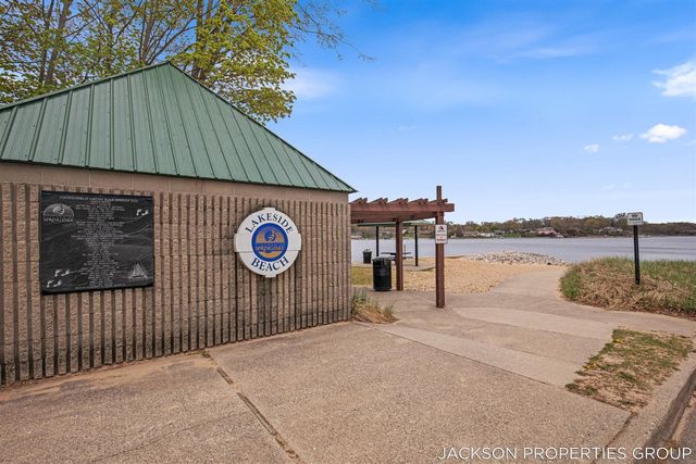 218 N Jackson Street, Spring Lake, MI 49456