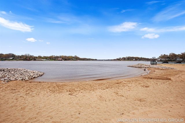 218 N Jackson Street, Spring Lake, MI 49456