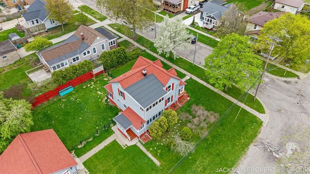 218 N Jackson Street, Spring Lake, MI 49456