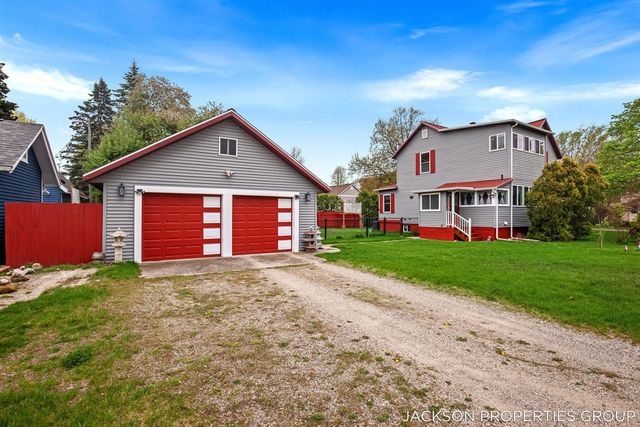218 N Jackson Street, Spring Lake, MI 49456