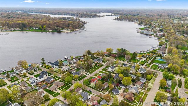 218 N Jackson Street, Spring Lake, MI 49456