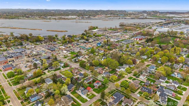 218 N Jackson Street, Spring Lake, MI 49456