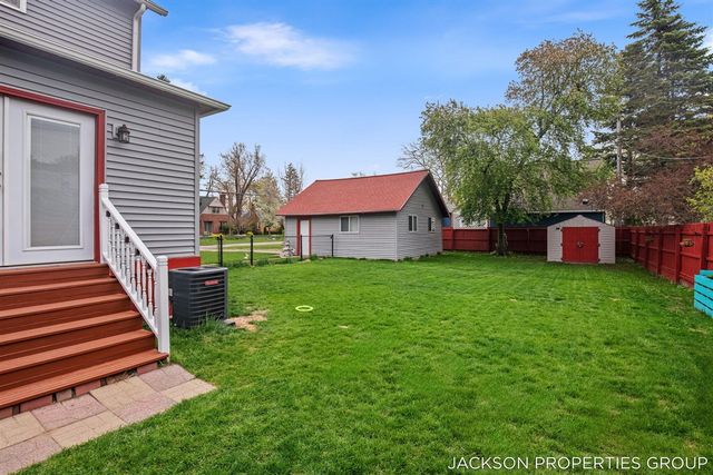 218 N Jackson Street, Spring Lake, MI 49456
