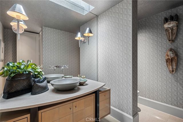 1409 Samoa Way, Laguna Beach, CA 92651