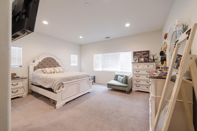 411 Calabrese Street, Fallbrook, CA 92028